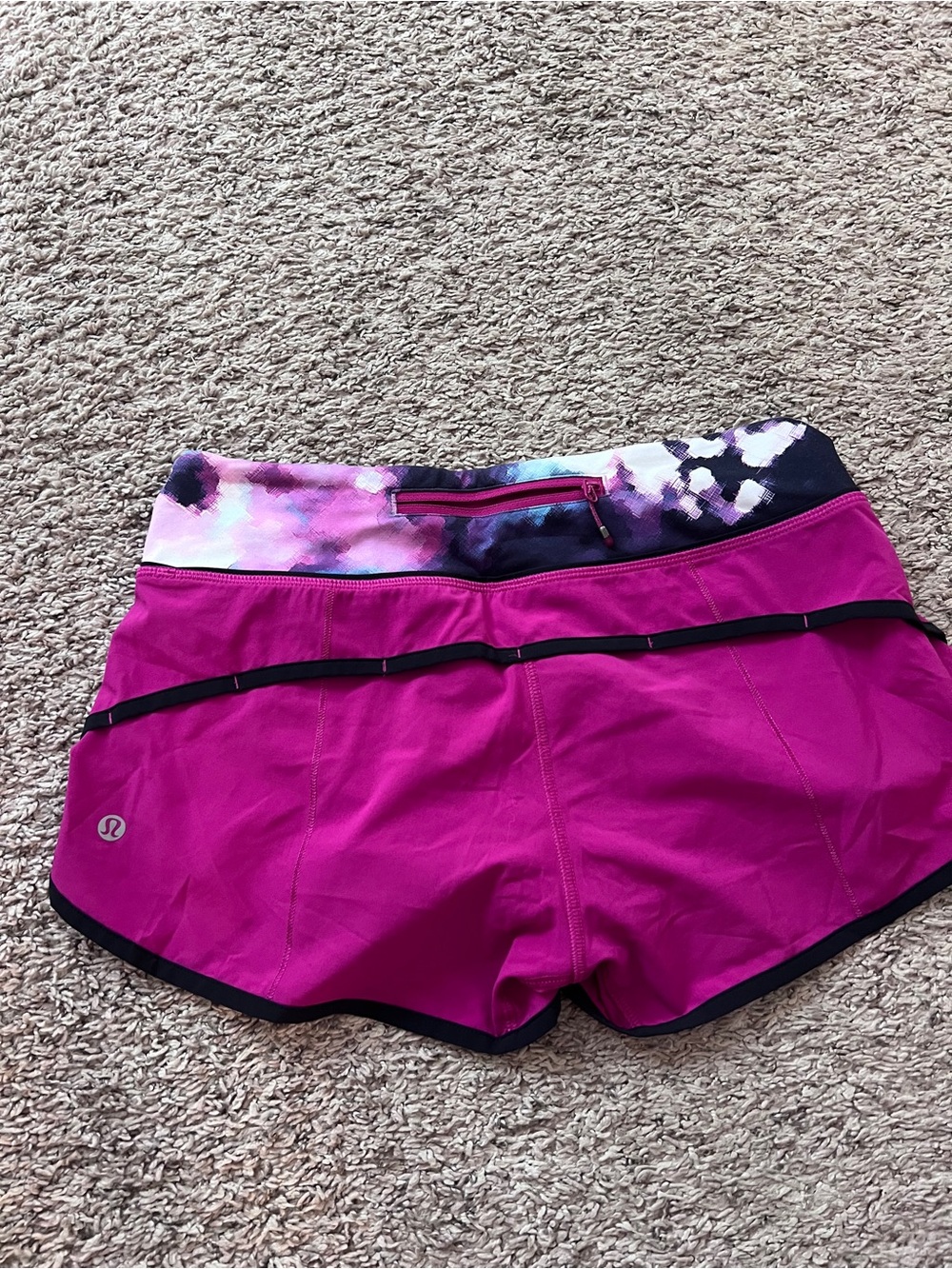 lululemon athletica Magenta Athletic Shorts with Printed Waistband - Picture 2 of 3